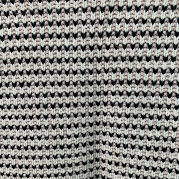 Banana Republic Sweater - Picture 3 of 3